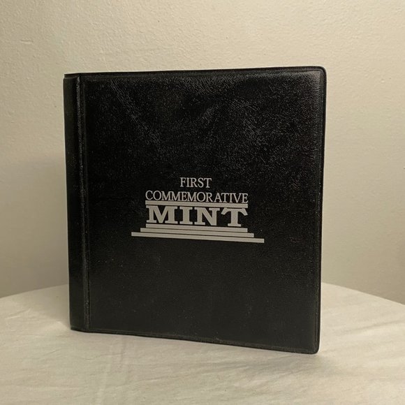 MINT 1971 British Columbia Silver Dollar - Picture 4 of 4